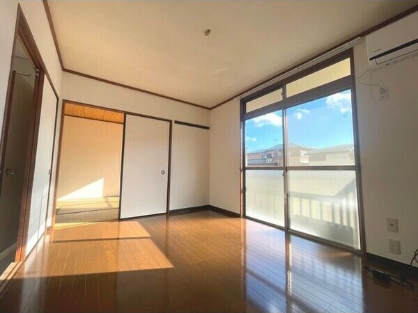 ロイヤルハイツ青木 リビング