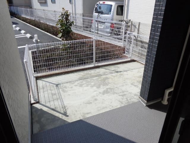 メゾン　ラ　ティーダ（maison la teada） ベランダ