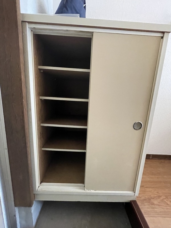 シャトーレ中里 玄関