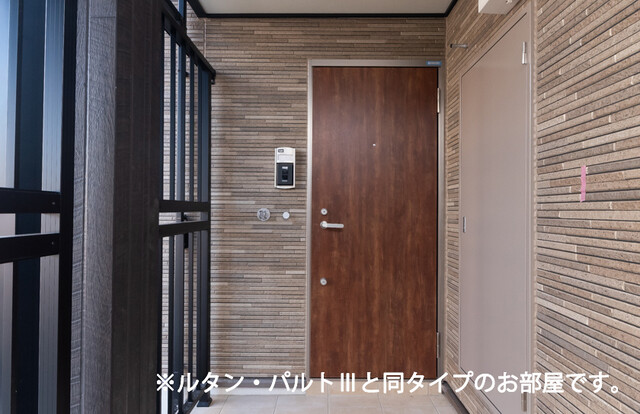 セキュリティ・アパートメントⅡ 玄関