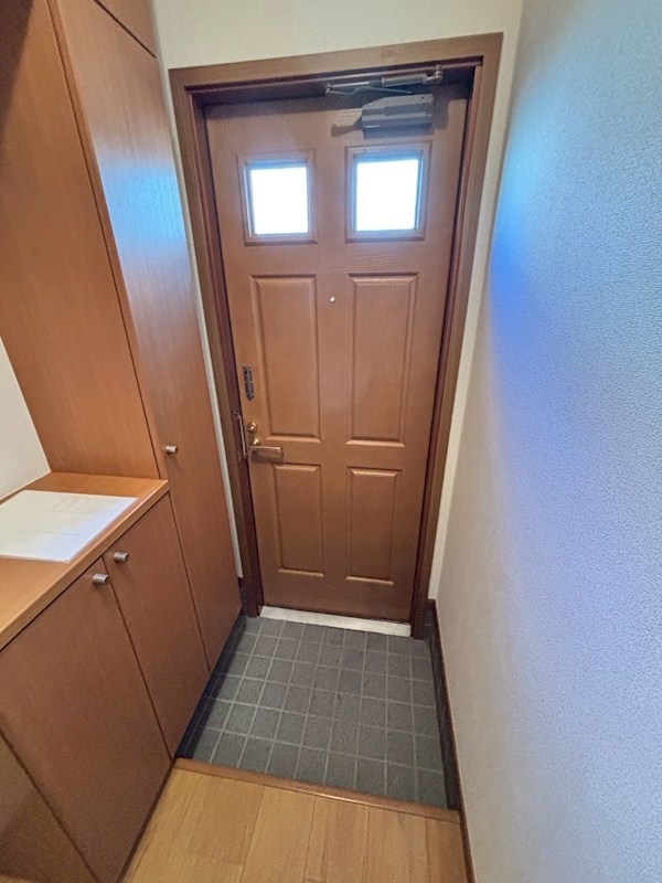 ドゥーヴァン 玄関