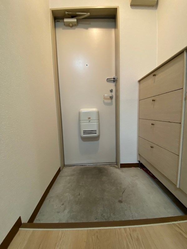 ジーライズ伊勢原石田１ 玄関