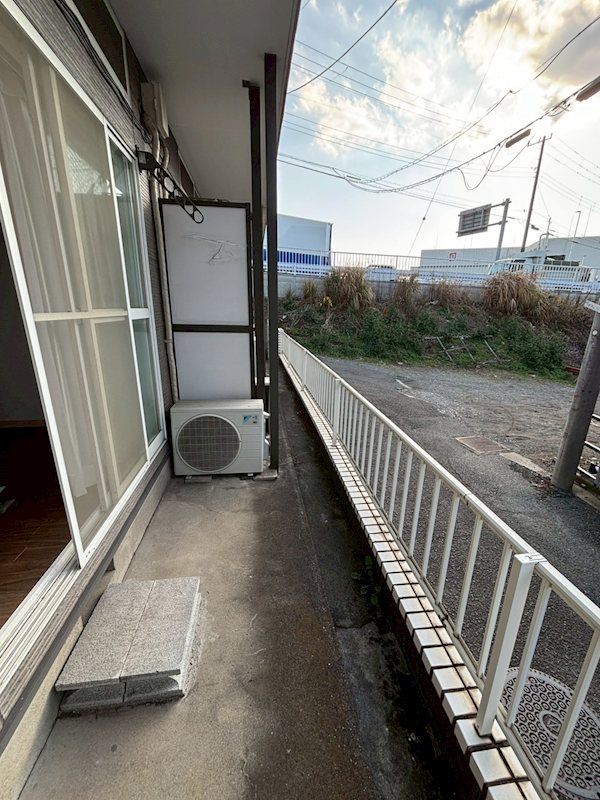 レオパレス戸塚エクセル第８ ベランダ