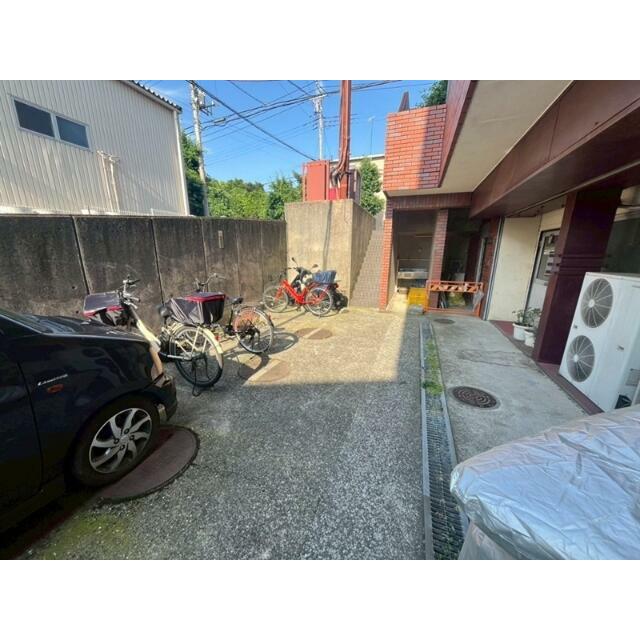 コクブマンション 駐車場