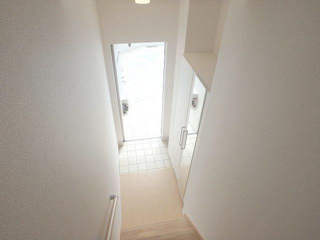 サンライズヒルⅥ 玄関