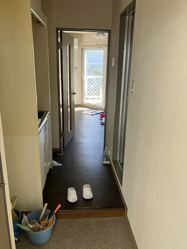 クリーニング中 プラザマリン二宮 玄関