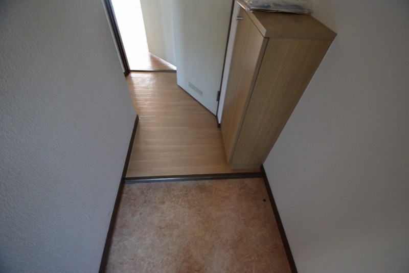 メゾンエスポアール 玄関