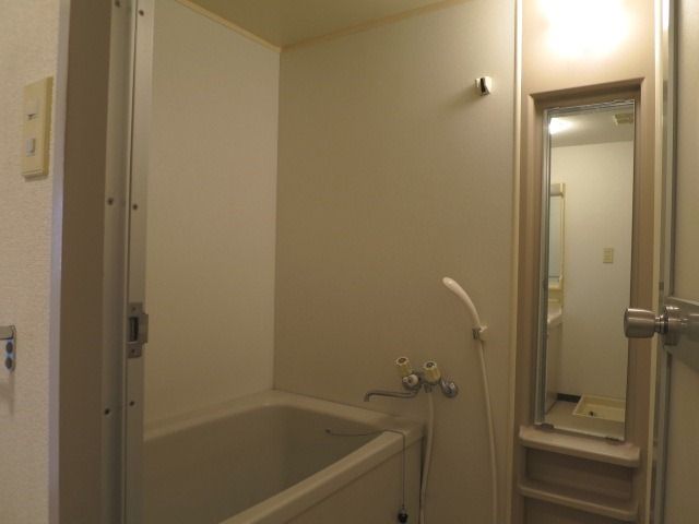 メゾンデフォンティヌ 風呂画像