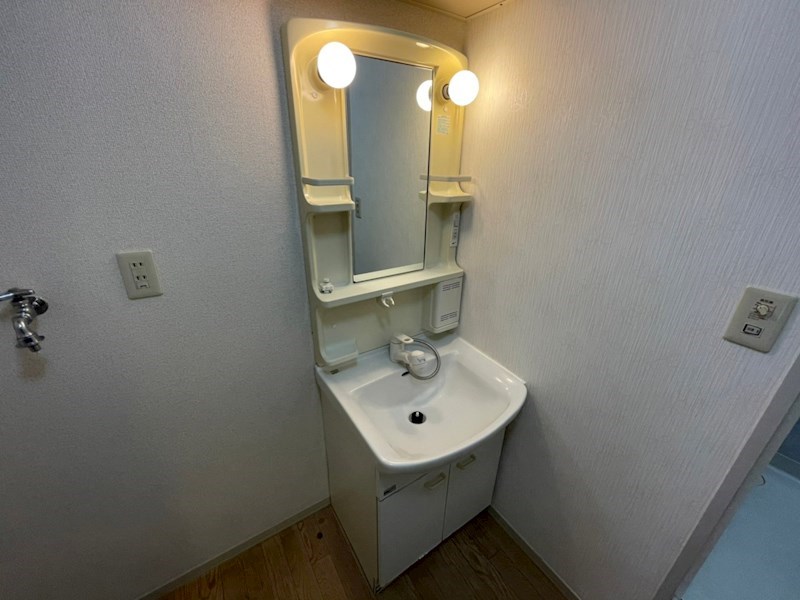 エーリ・パル その他2