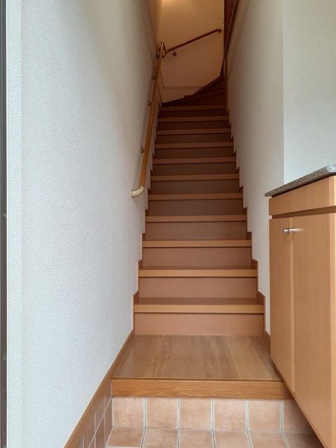 ピュアサンフラワーＤ 玄関