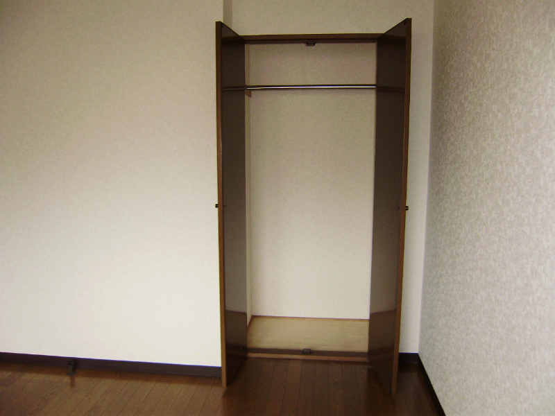 洋室の収納。別部屋参考写真。 エスポワール1  その他5