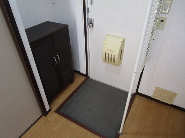 ホワイトクレイン 玄関