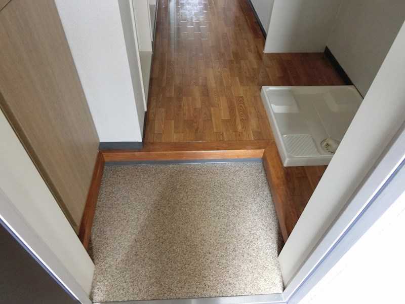 サンライト伊勢原 玄関