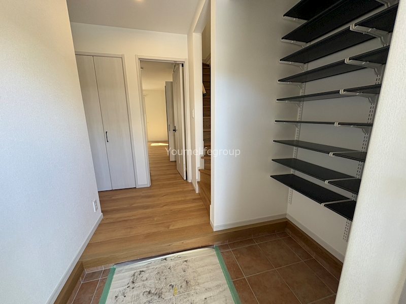 ひばりが丘戸建　Ｂ棟 玄関