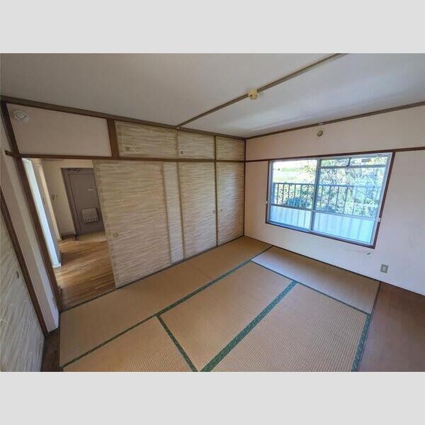 興津ハイツ ベッドルーム