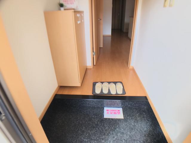 ヴァンベールＫ 玄関