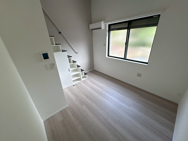 アザーレ・レーヴ東海大学前 リビング