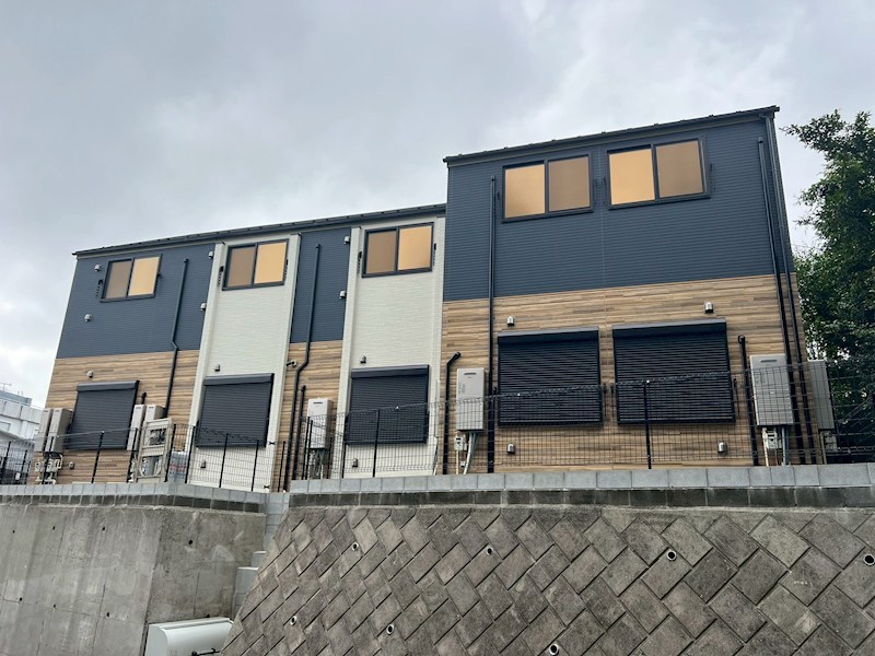 アザーレ・レーヴ東海大学前 201号室 外観