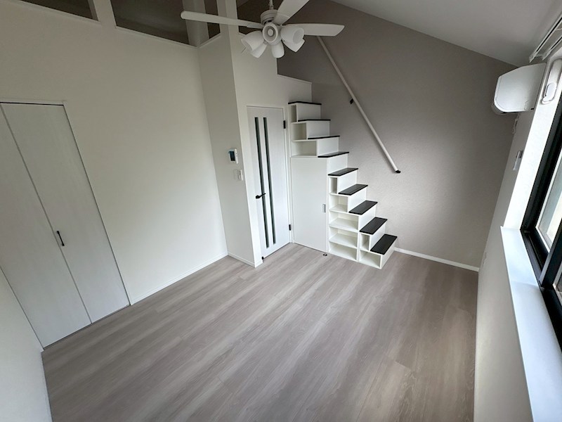 アザーレ・レーヴ東海大学前 リビング