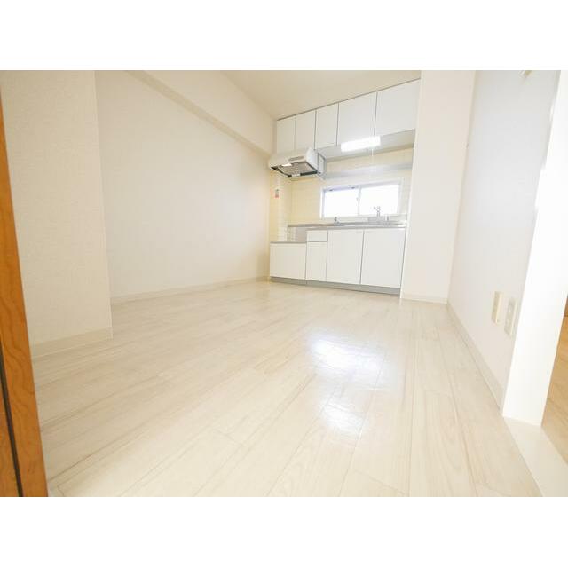 フラット鈴木 リビング