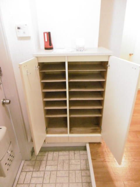 コーポマルマA 玄関