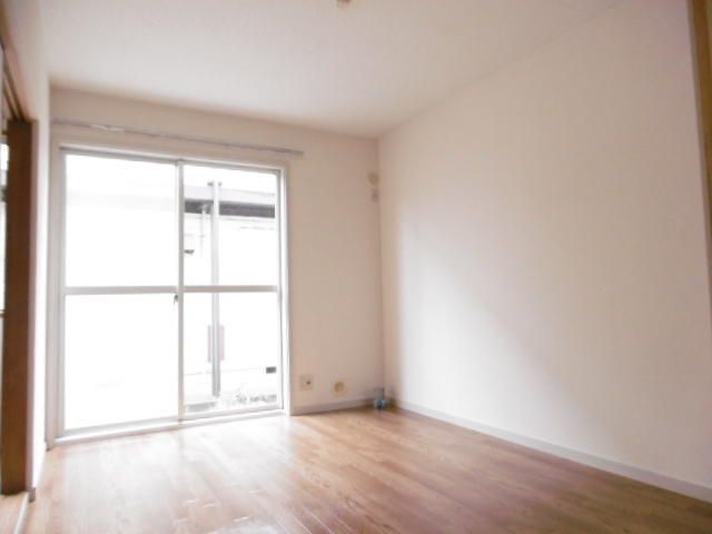 コーポマルマA リビング