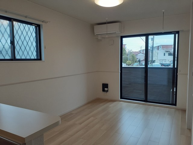 グリシーヌ・イースト リビング