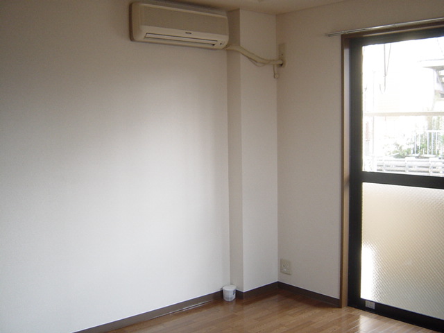 洋室 サンフラワー湘南 ベッドルーム