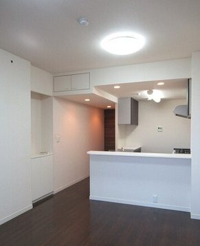 サン・ステージ緑園都市東の街７番館 リビング