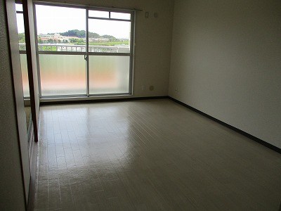 ヒルズ南戸塚３号棟 ベランダ