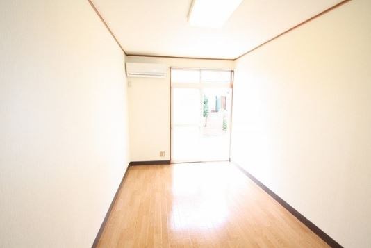 反転別室参照 スペースぬるみず リビング