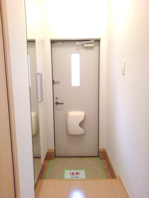 クレストガーデンⅡ 玄関