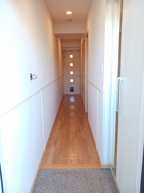 リバーサイド・ブリーズＩＳＭ 玄関