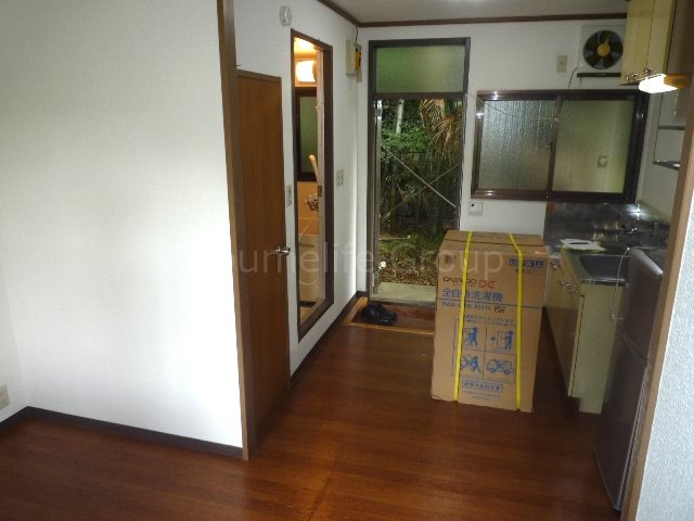 今井ハイツＤ棟 玄関