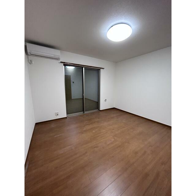 広々8帖! ミルキーウェイ東戸塚 リビング