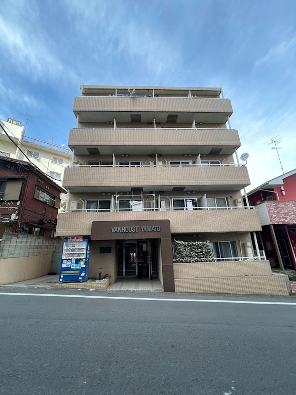 ヴァンハウス大和 206号室 外観