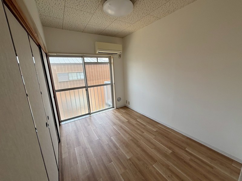 コーワ３ ベッドルーム