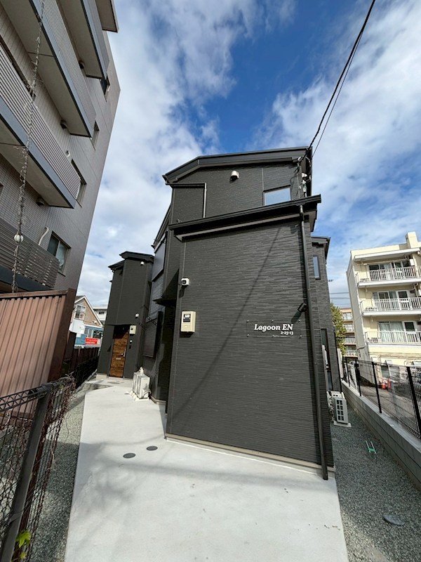 Lagoon EN 104号室 外観