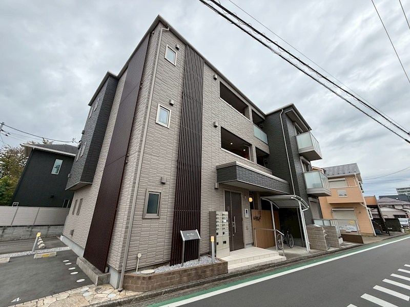 Ｌｉｅｎ　Ｆｌｅｕｒ 302号室 外観