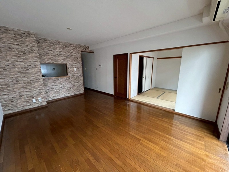 アトラクトマンショントムロ リビング