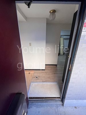 クロノス平塚西 玄関