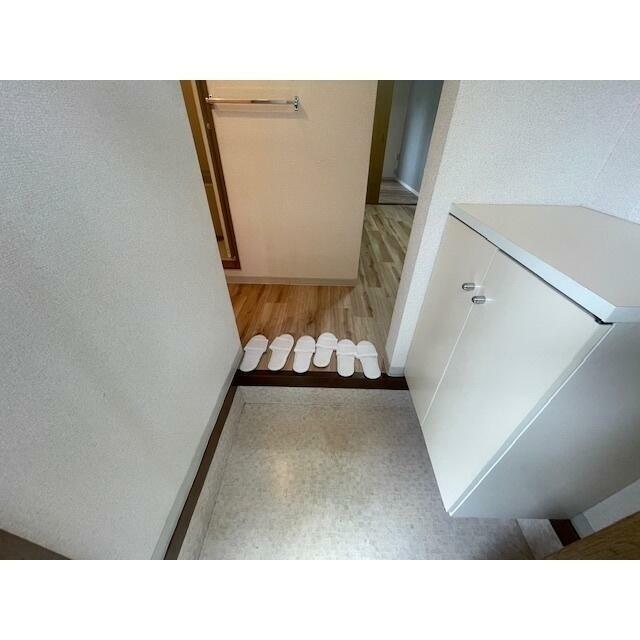 フラット湘南 玄関