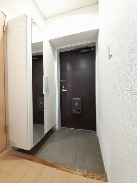 玄関 レポサール弥勒寺 玄関