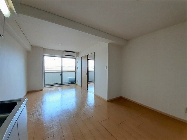 リビング レポサール弥勒寺 リビング