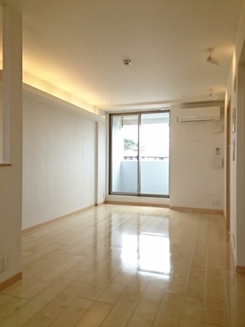 リビング ベラ マティ-ナ リビング