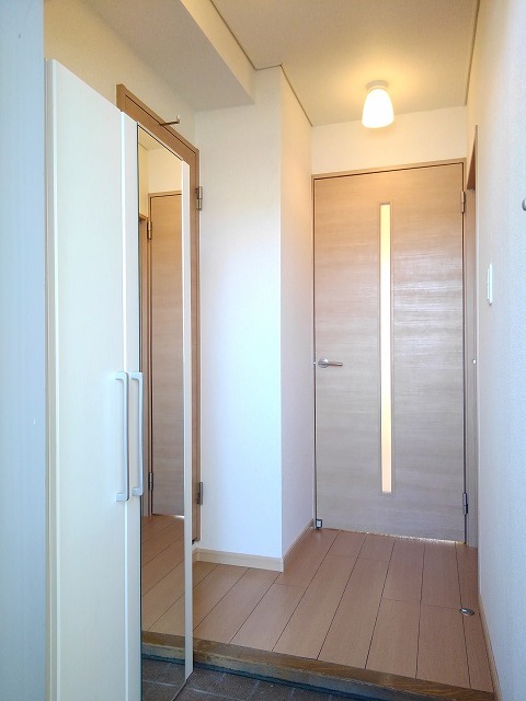 玄関 レポサール弥勒寺 玄関