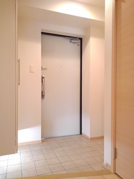 ファミリアレアーレ 玄関