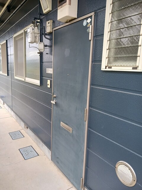 ハイツ駒形 玄関