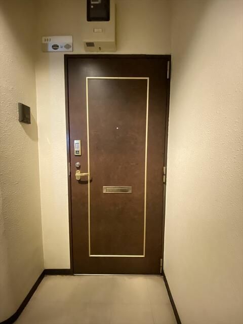 旭町武井ビル 玄関