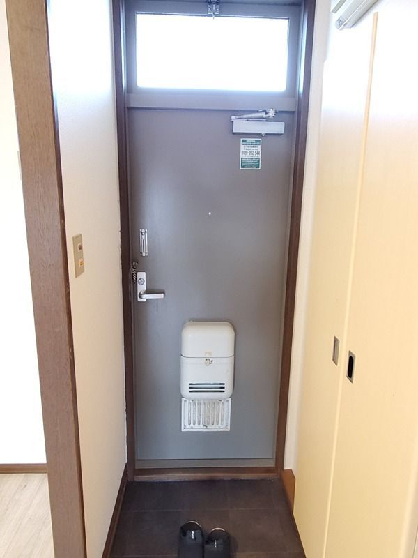 シティハイムハウスＭ２ 玄関